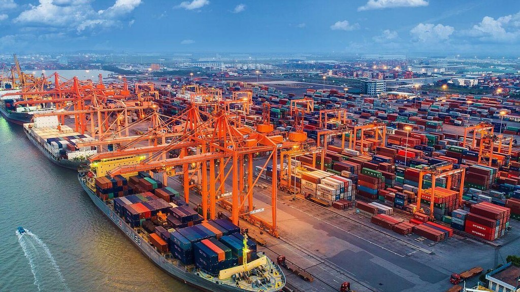 TP.HCM chính thức triển khai thu phí sử dụng hạ tầng cảng biển - 2