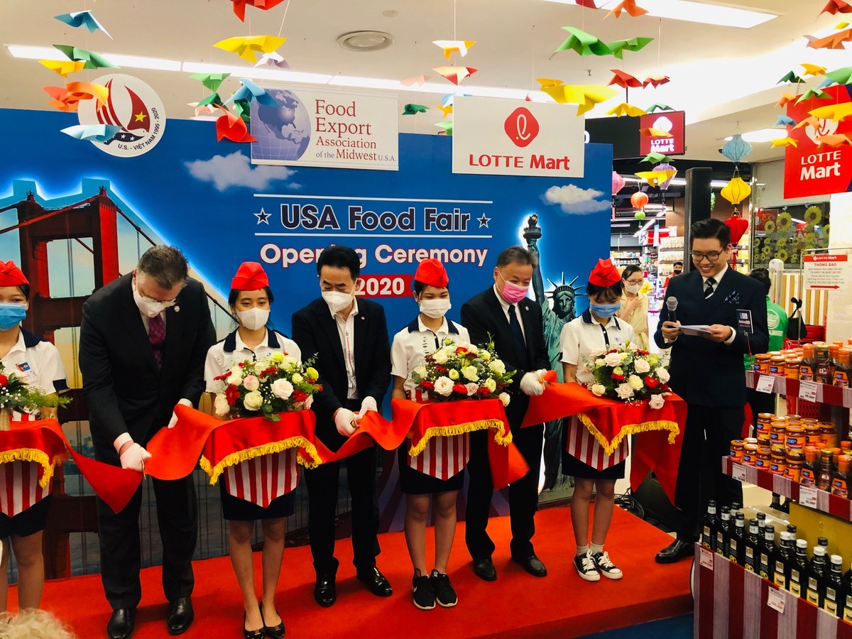 U.S. Food Fair Highlights Variety of U.S. Products Available in Vietnam
