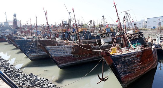 Hàn Quốc nổ súng trấn áp tàu cá Trung Quốc
