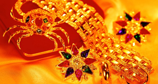 Vàng khan hiếm khiến Ấn Độ phải tái chế vàng trang sức vào mùa cưới