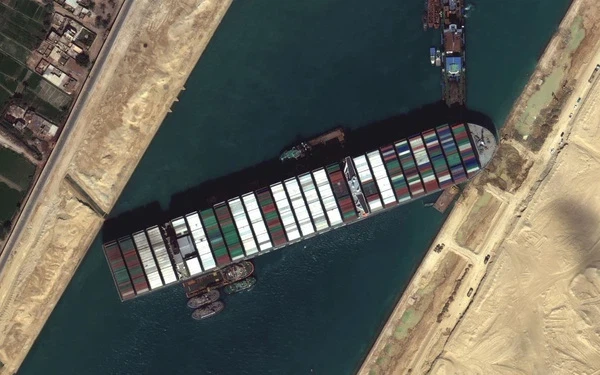 Siêu tàu mắc kẹt ở kênh đào Suez giúp cổ phiếu nào hưởng lợi? 