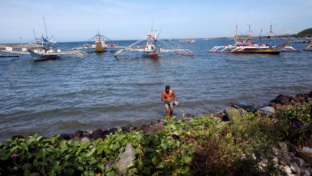 Philipplines cấm đánh cá, Trung Quốc im lặng