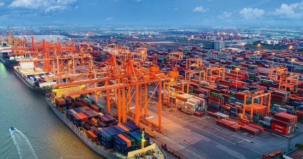 thumbnail - Bộ Tài chính tiếp tục đề nghị sửa quy định thu phí hạ tầng cảng biển của TP.HCM