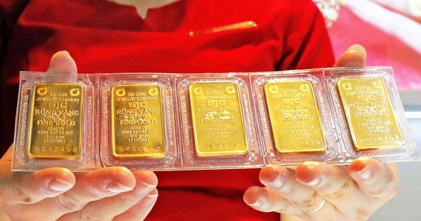 thumbnail - Chênh lệch giữa giá vàng SJC và vàng thế giới đã lên hơn 19 triệu đồng/lượng