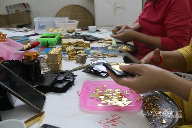 Bí mật ở làng nghề dát vàng duy nhất Việt Nam
