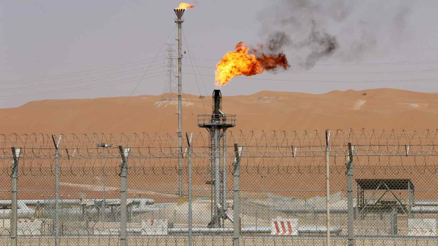 Giá dầu sụt giảm thê thảm trước thềm cuộc họp sản lượng quan trọng của OPEC+