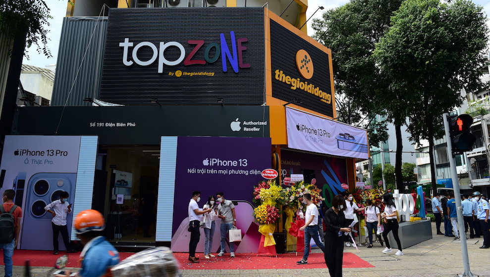 Thế Giới Di Động khai trương TopZone đúng ngày iPhone 13 chính hãng về Việt Nam