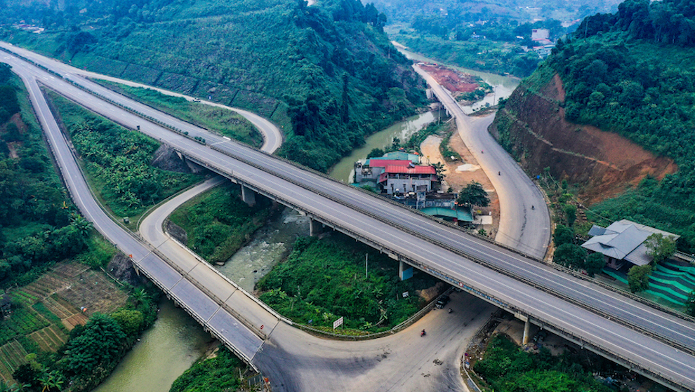 Điều chỉnh Báo cáo nghiên cứu tiền khả thi tuyến nối cao tốc Nội Bài - Lào Cai với Sapa