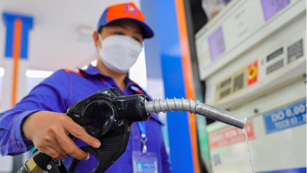 Bộ Tài chính bất ngờ đề xuất bỏ Quỹ Bình ổn giá xăng dầu trong bối cảnh giá đang leo thang