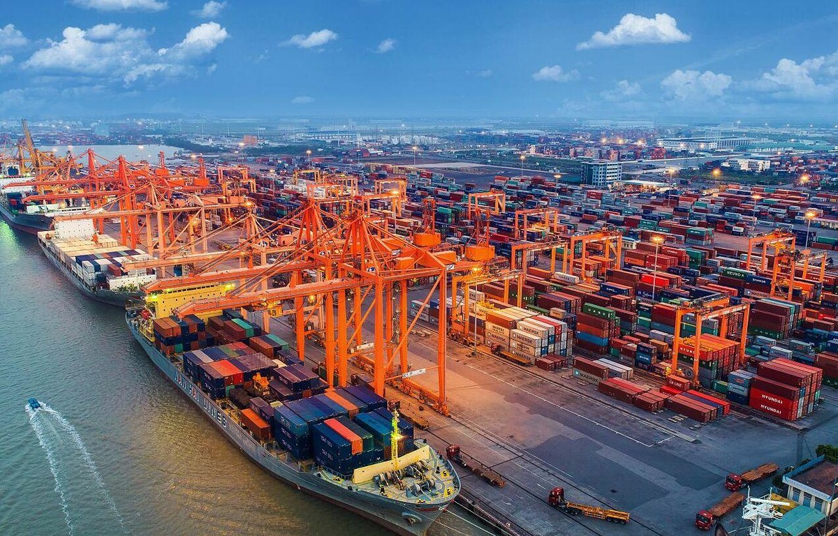 Quyết định thu phí hạ tầng cảng biển của TP.HCM từ 01/4 liên tiếp vấp phải dư luận trái chiều của các doanh nghiệp, hiệp hội... (Ảnh minh họa)