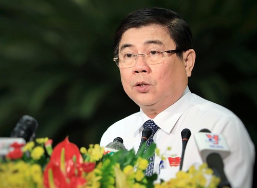 Chủ tịch UBND TP HCM Nguyễn Thành Phong phát biểu cuối phiên chất vấn của các đại biểu HĐND TP HCM. Ảnh: Hữu Khoa.