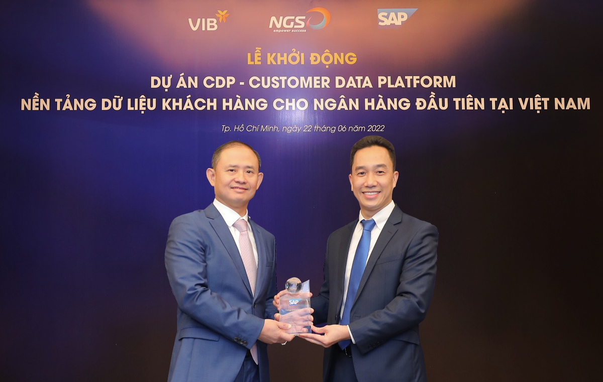 Đại diện VIB và SAP Việt Nam tại Lễ khởi động dự án CDP