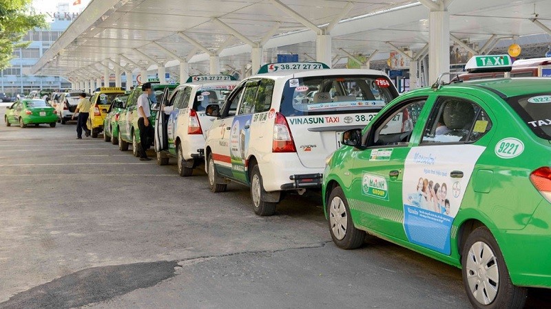 Taxi Mai Linh và Vinasun được hoạt động để hỗ trợ y tế, đưa đón người tại sân bay.