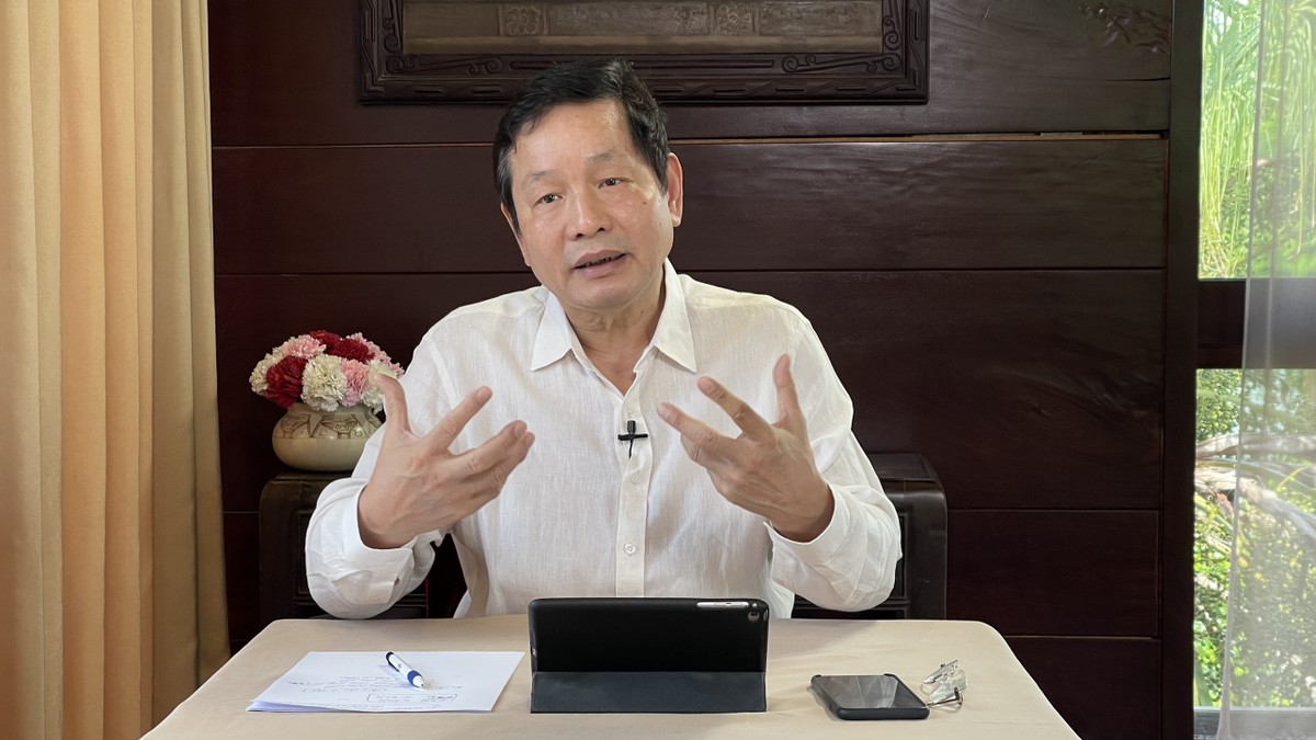 Chủ tịch FPT Trương Gia Bình chia sẻ tại webinar