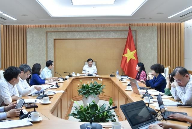 Phó thủ tướng Chính phủ Lê Minh Khái họp với các Ngân hàng Nhà nước và các bộ ngành về việc triển khai gói hỗ trợ lãi suất 2%. Ảnh: VGP/Trần Mạnh.